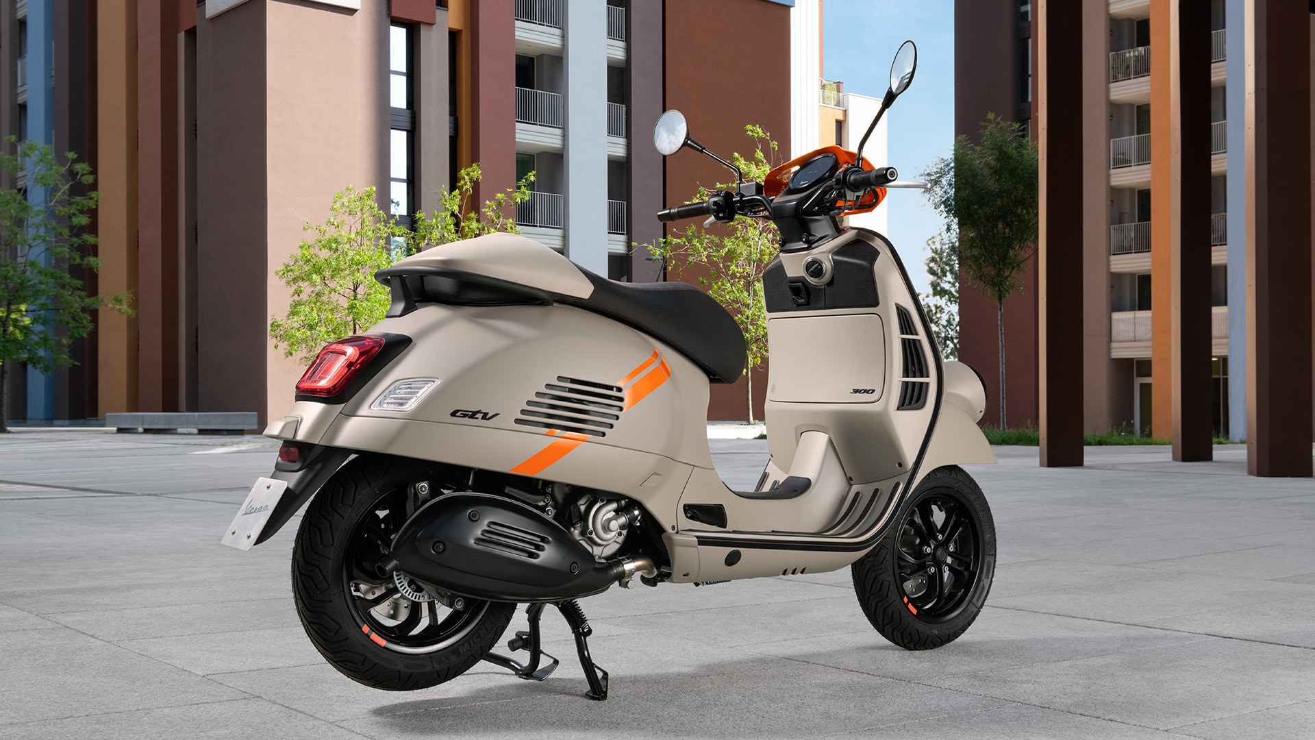 Vespa GTV bij Motostore Purmerend