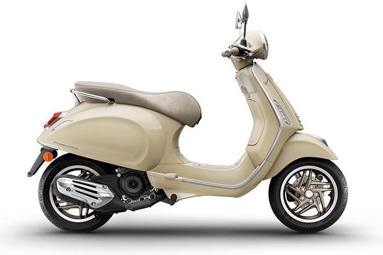 Vespa_Primavera_S_50_Giallo_Side_s